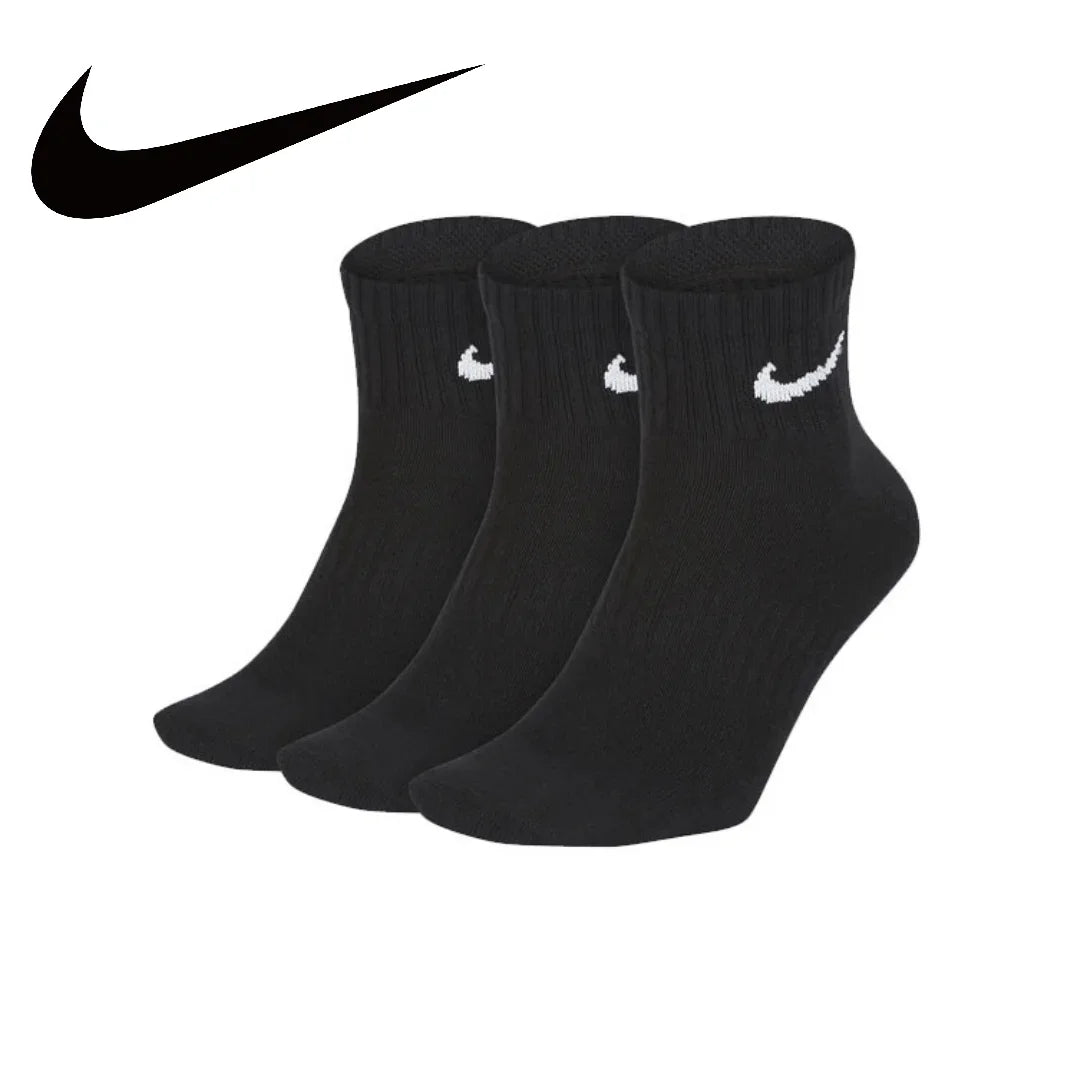 Nike LIGHTWEIGHT Unisex Quick Dry Training Socks 3 Pairs Winter Support Comfort Soft Black&White